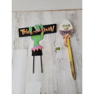 Trick treat Halloween lawn Decor sign witch candy corn set